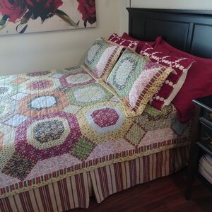 Mainstays Floral Patchwork Pattern Queen 3-Piece Quilt Set - Preowned / Good